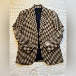 J. Crew’s Tollegno 1900 Italian Stretch Wool Blazer. Great condition. Size 4.